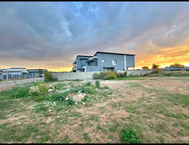 658M² VACANT LAND FOR SALE IN BENDOR